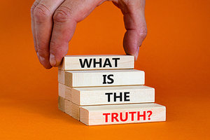 what is the truth? - Copyright – Stock Photo / Register Mark